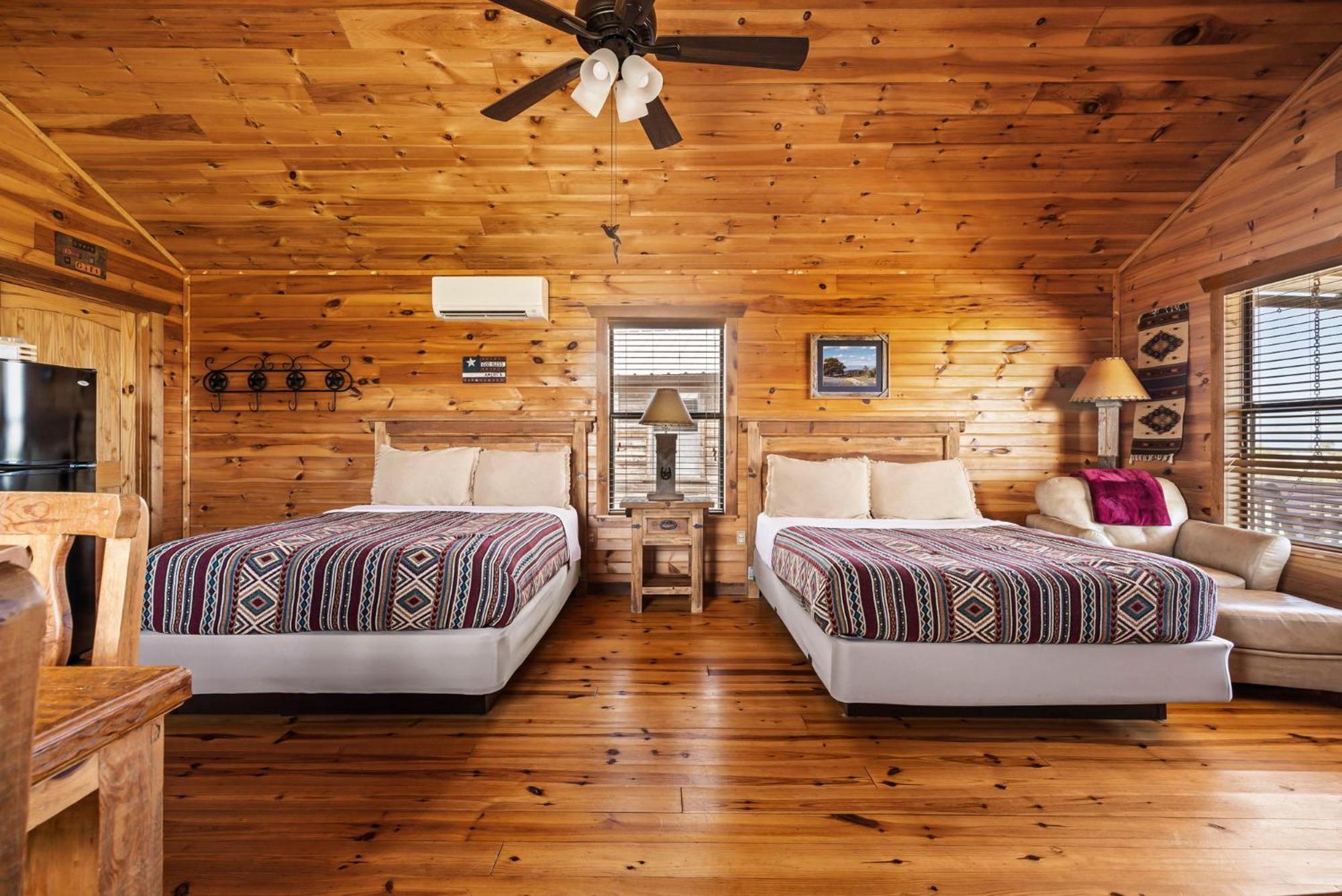 Enchanted Rockview Cabins Crabapple Szoba fotó