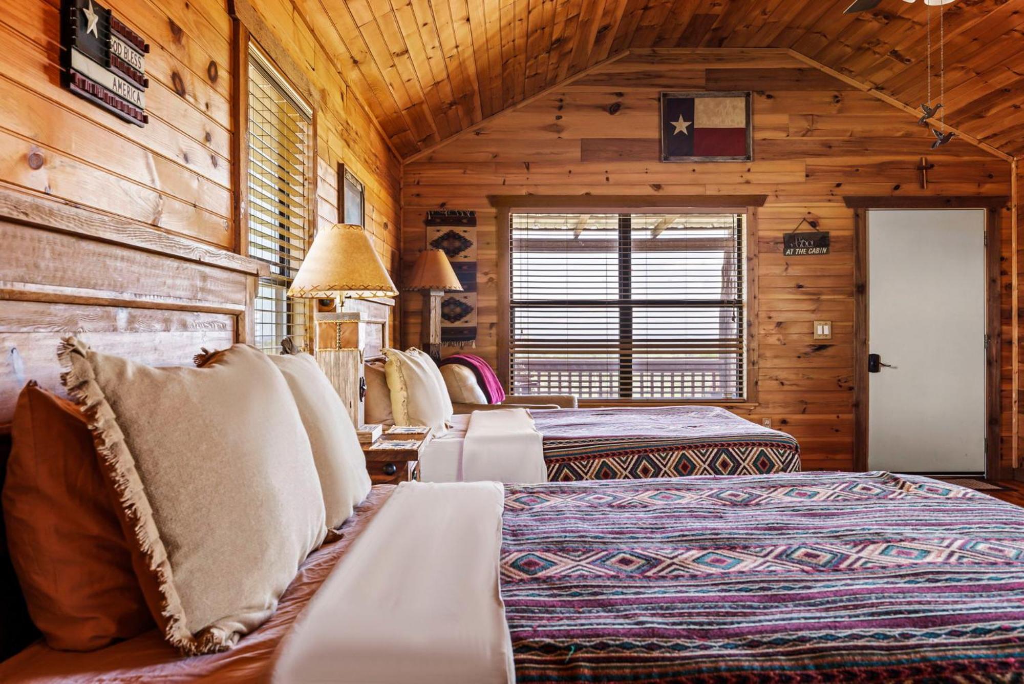 Enchanted Rockview Cabins Crabapple Szoba fotó